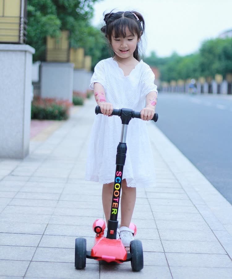 kids jet scooter with rocket water sprayer music and led wheel (22)