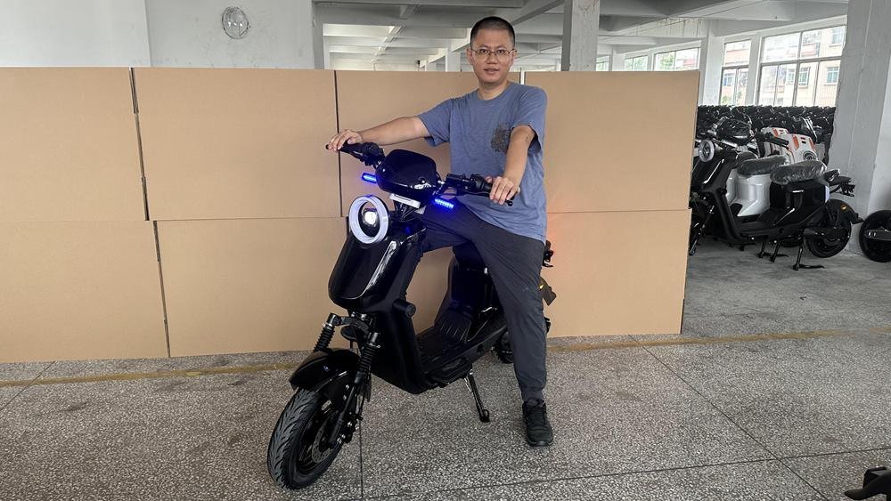 Electric Motorcycle N18: Top Advantages